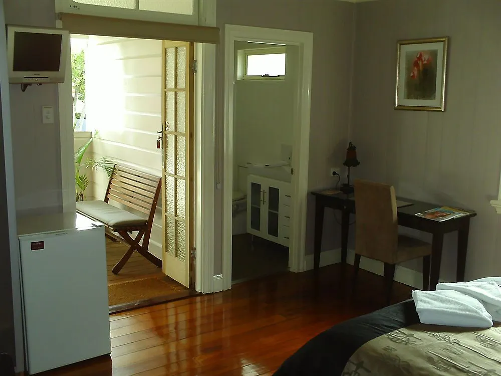 99 Kirkland Bed & Breakfast Brisbane