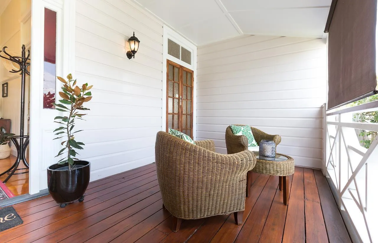 99 Kirkland Bed & Breakfast Brisbane 3*,