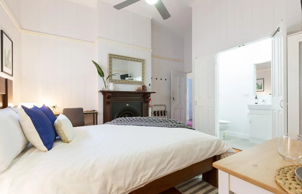 99 Kirkland Bed & Breakfast Brisbane Australia