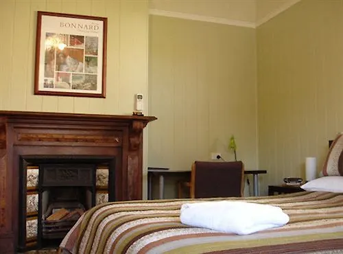 99 Kirkland Bed & Breakfast Brisbane