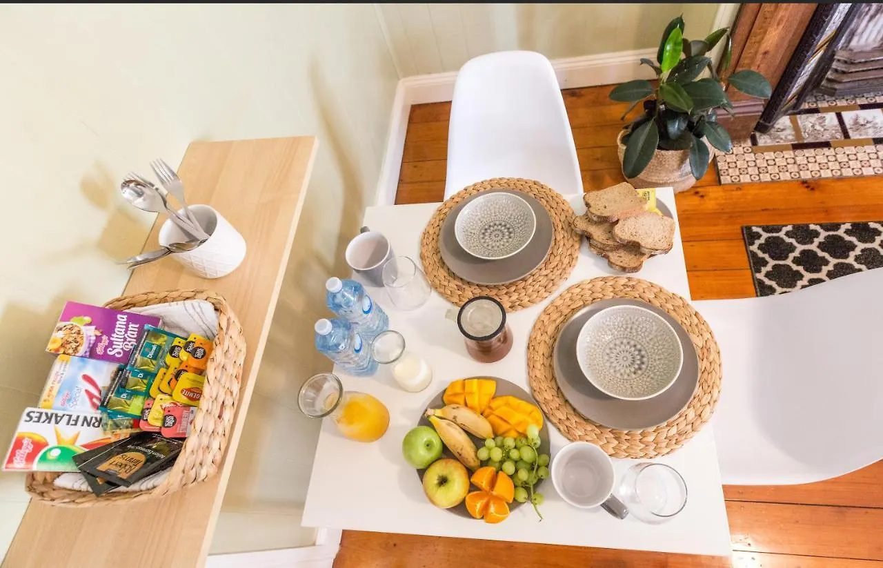 99 Kirkland Bed & Breakfast Brisbane