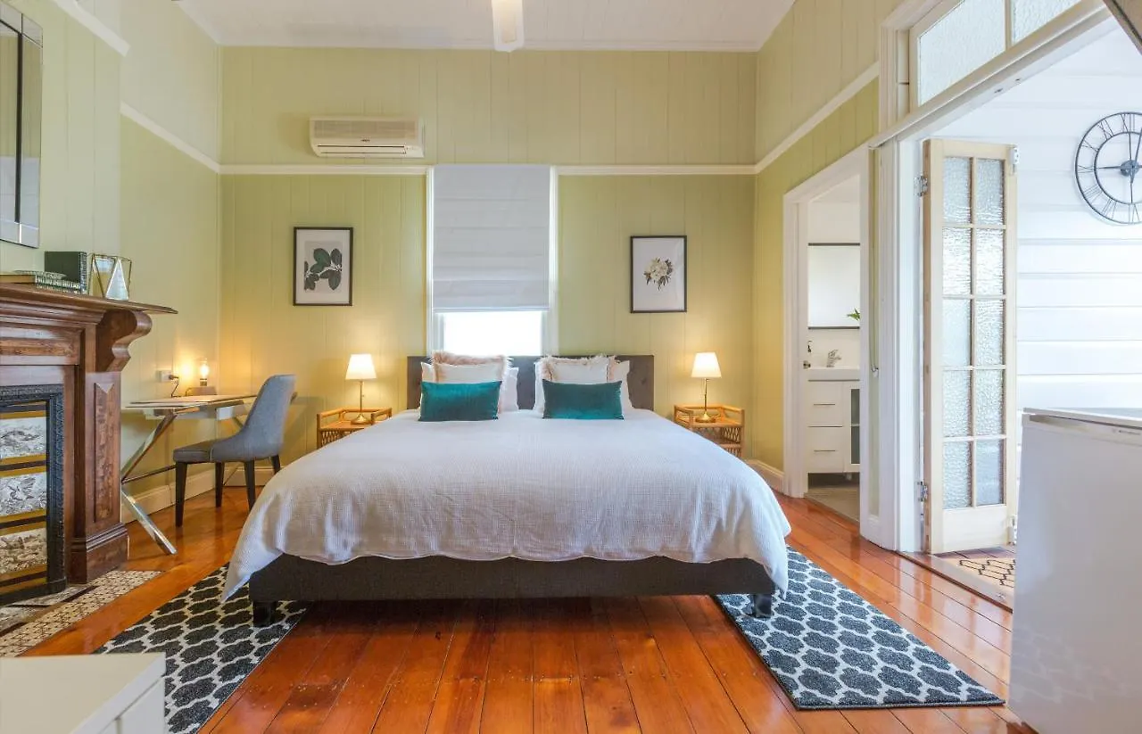 99 Kirkland Bed & Breakfast Brisbane 3*,