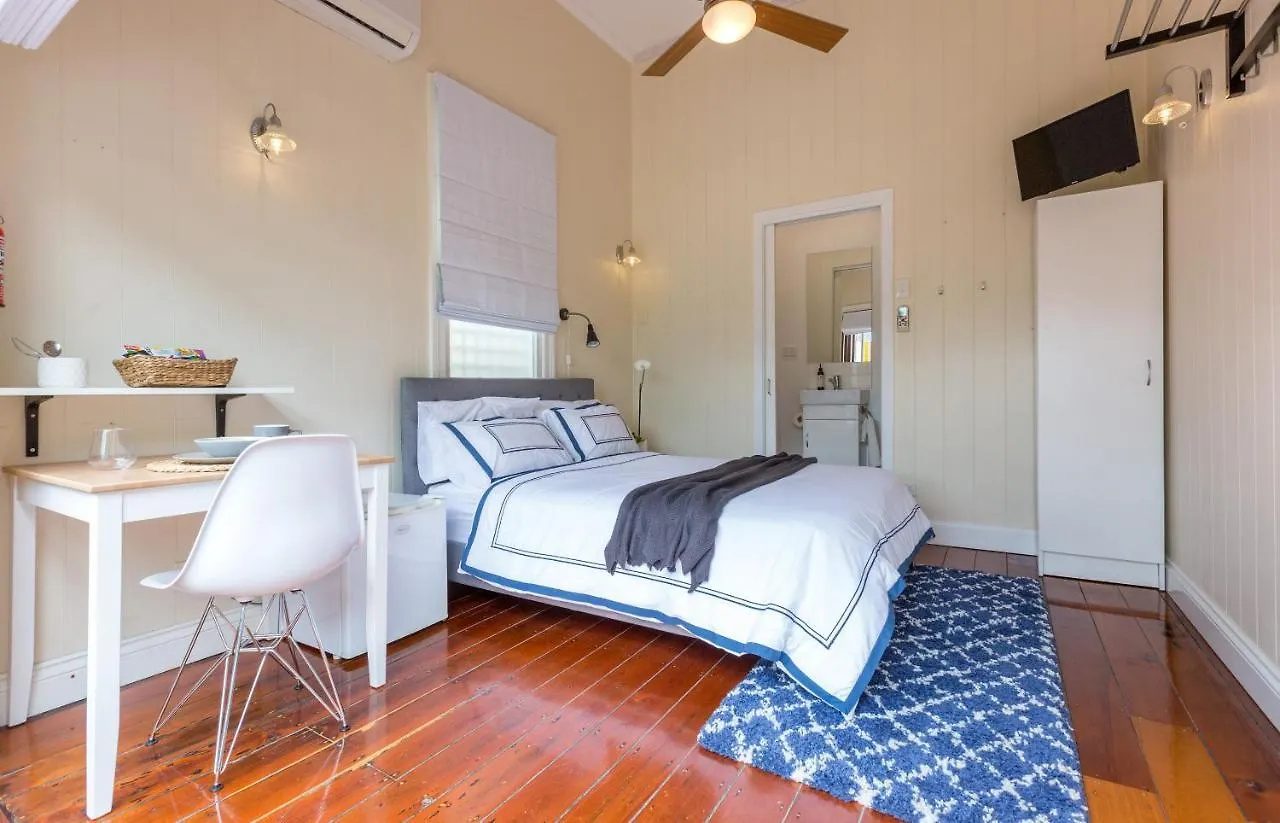 99 Kirkland Bed & Breakfast Brisbane