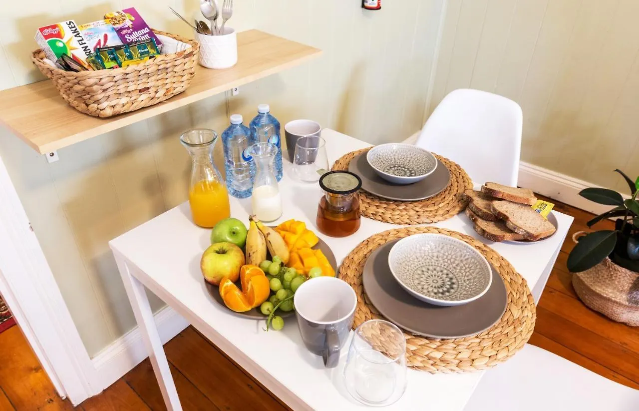 ***  99 Kirkland Bed & Breakfast Brisbane Australia