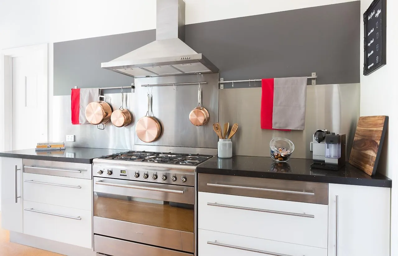 99 Kirkland Bed & Breakfast Brisbane